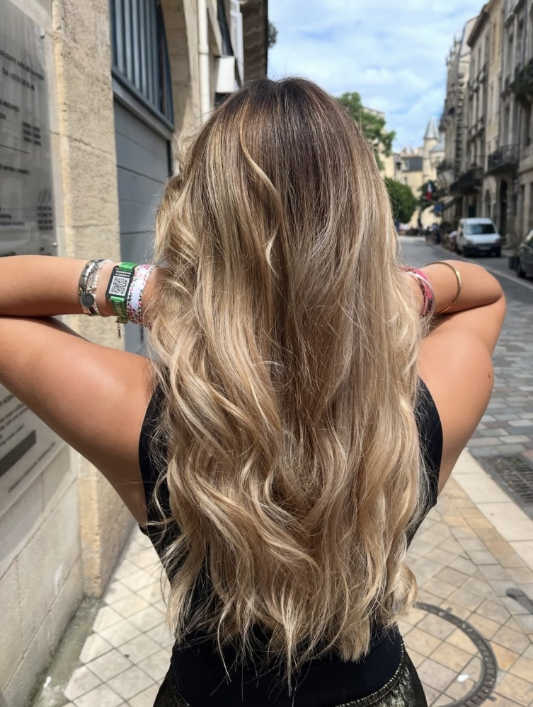 Prestations techniques,  balayages, mèches sur cheveux longs illustration 1